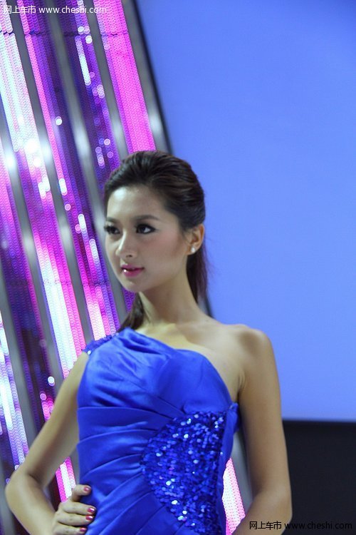 端庄a美女美女气质助阵海口车市_海南闪光dnf美女补丁车展图片