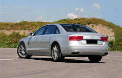 2013款奥迪A8L 天津现车最低价格热售中