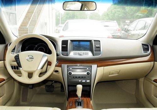 太原汇港东风日产