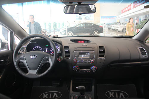 郑州起亚K3展车到店 现已全面接受预定