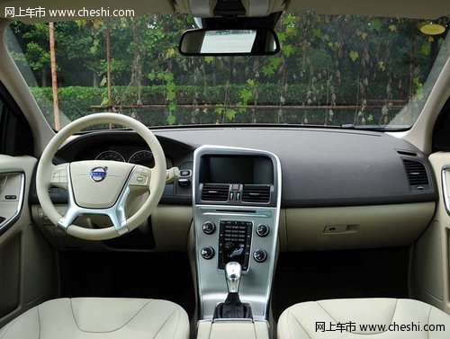 2013新款沃爾沃XC60 現(xiàn)車(chē)最高直降8萬(wàn)元