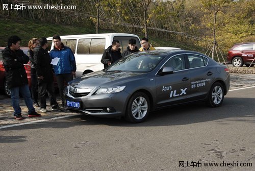 Acura（謳歌）首款混動(dòng)車型ILX南京上市