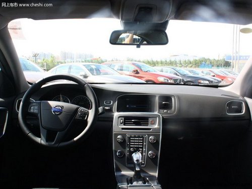沃尔沃S60舒适型团购价  现金优惠4万元