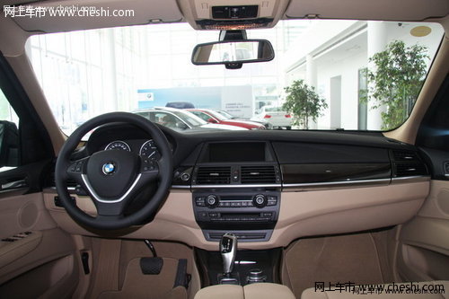 中东版宝马X5  新款现车畅销价66.5万售