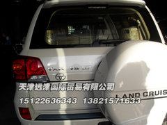 2013款丰田酷路泽5700  原厂导航版白色
