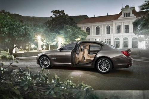 豪华性能轿车典范 全新BMW7系豪华起航