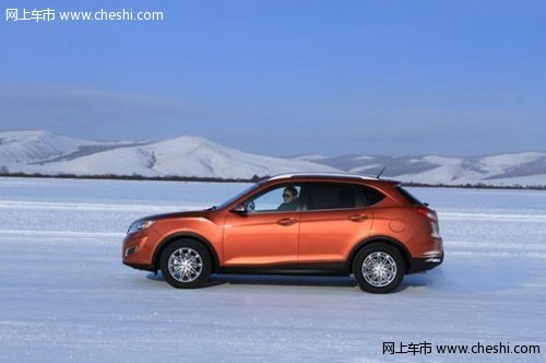 冰雪地面SUV玩漂移传祺GS5冰雪道路体验