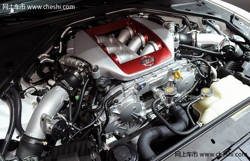 2014款日产GT-R跑车 百公里加速仅2.7秒