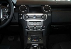 13款路虎发现4柴油 天津港现车璀璨上市