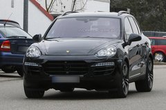 2015保时捷卡宴谍照 新V6引擎/明年发布