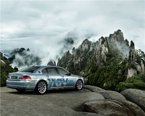 尊贵 创新 驾驶乐趣：BMW 7系 从经典到精典
