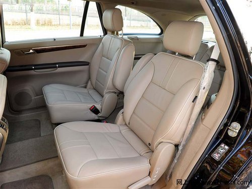 奔驰R350累计优惠14万  急促降当天提车