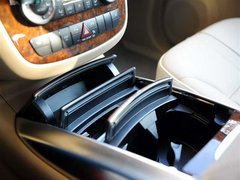 奔驰R350累计优惠14万  急促降当天提车