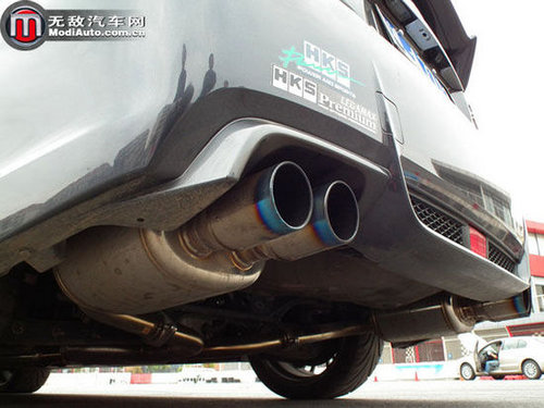 绝地大反击 实拍11款斯巴鲁三厢翼豹STI