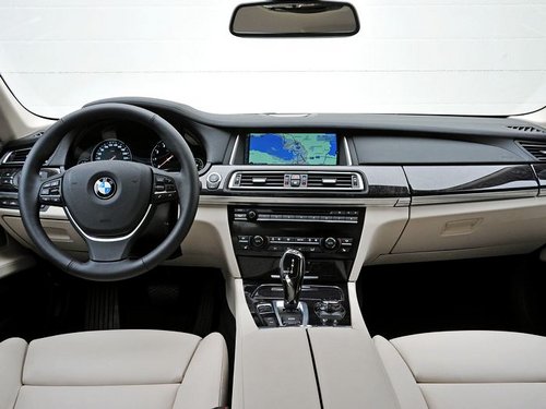 新BMW 7系尊享礼遇沸腾夏日