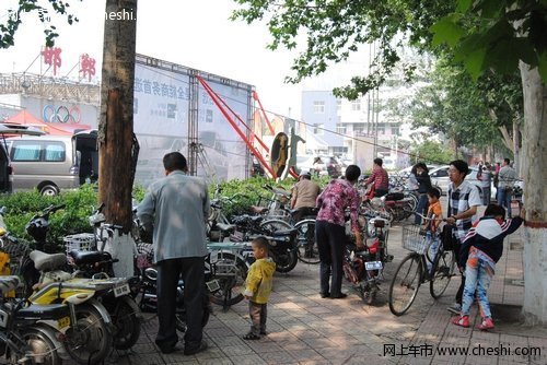 网上车市邯郸站首届团车节在体育场盛大开幕