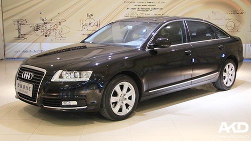 黑色奥迪A6售价32.6万 中级车行政典范