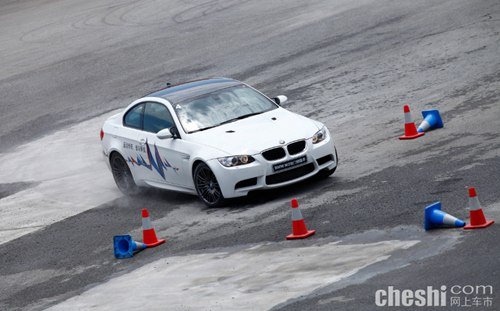 “2013年BMW M赛道体验日”成都站收官