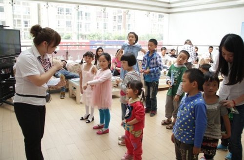宏宇起亚六一儿童节关爱儿童安全讲堂