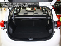 16万级别的进口MPV 起亚新佳乐到店实拍