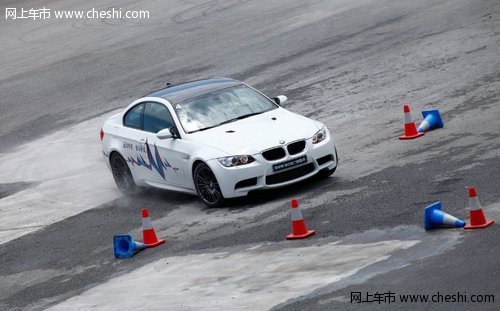 2013年BMW M赛道体验日成都站完美收官