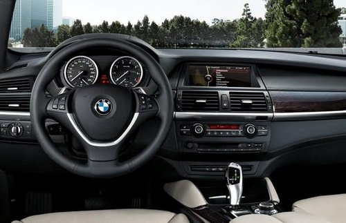 BMW 5系Li启动专属豪华定制服务