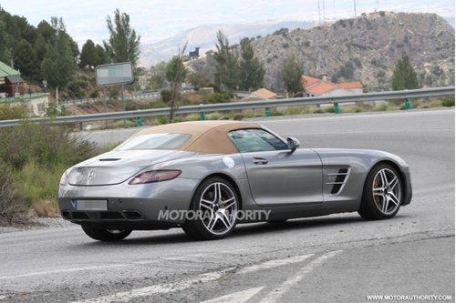 奔驰SLS AMG GT敞篷谍照 高性能/双离合