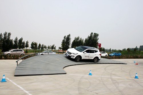 北京现代全系SUV试驾体验营登陆郑州