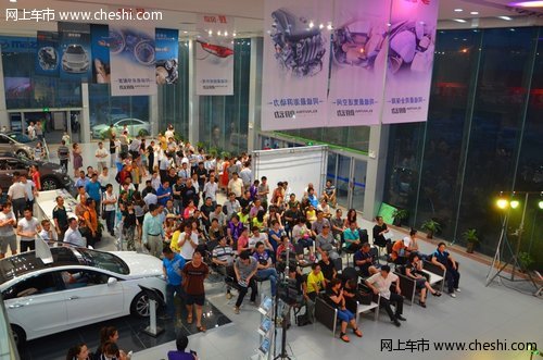 润达新亚店北京现代夜购会 越夜价越低