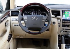 雷克萨斯LX570中规版  优惠8万全国上牌