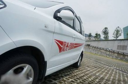 小试新紧凑型商务车--东风小康风光