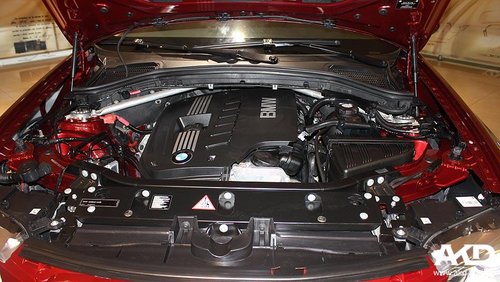 红色宝马X3售价53万元 运动型多功能车
