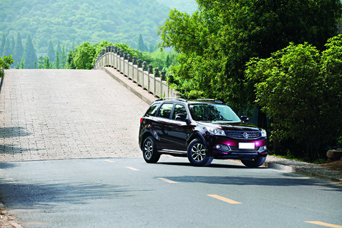 来自海口的重量级车型 试驾海马全新S7