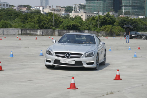 高性能享受 2013 AMG极致体验驾驶挑战赛