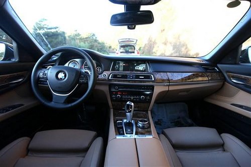 BMW5系专属原价置换7系 BMW升级一步到位