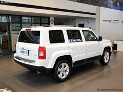 2014款Jeep自由客送5000元装潢 有现车