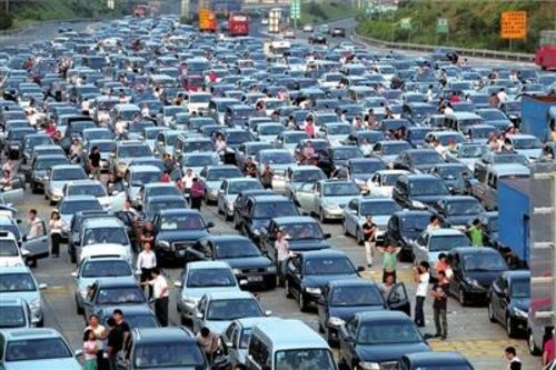 国务院：中秋节高速路小客车不免高速费