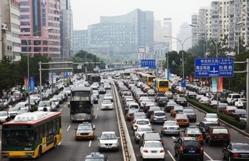 北京小客车指标将减半 中签不买或处罚