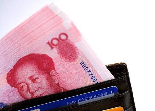 我2012年借给朋友一万块钱,每年要都说缓缓,一直到今年了也没给,借条也没改日期,还没有法律效应吗