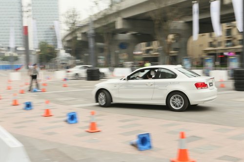 BMW i天生电动中国之旅成都站开幕