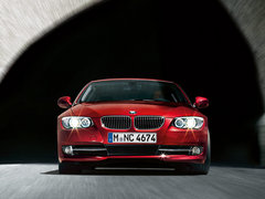 宝马BMW3系轿跑的激情碰撞：敞篷VS硬顶