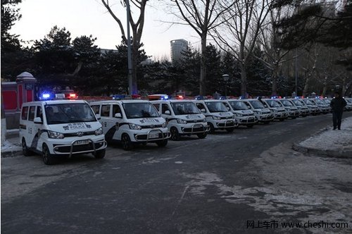 夜巡车队新标兵 佳宝V80服役长春市公安局警队