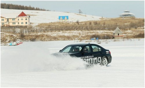 激情驰骋极寒冰原 2013BMW冰雪驾驶培训