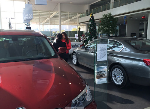 南昌万宝行为购买BMW X1客户送圣诞大礼