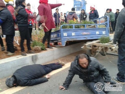 常德汉寿大道再发恶性车祸 1人生命垂危