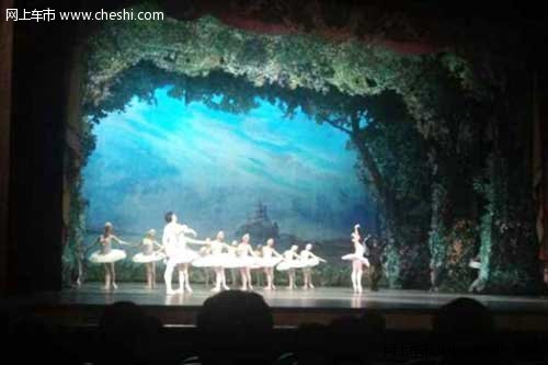 经典芭蕾舞剧《天鹅湖》