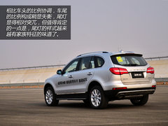 突出重围的旗舰 试驾哈弗H8四驱豪华版