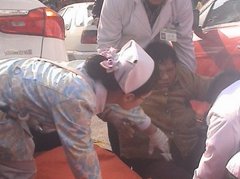残疾人新手驾驶新车撞伤行人 正在调查中