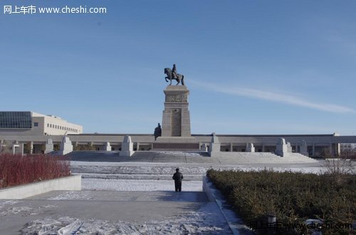 斯巴鲁冰雪试驾会暨总经理签售会圆满落幕