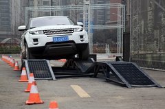 路虎·揽胜极光 驾赏极训营莅临成都